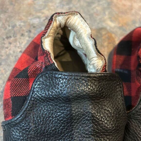 Robeez Buffalo Plaid Black 18-24 mo Baby Booties - Picture 4 of 5